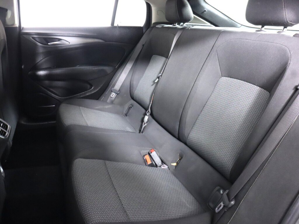 Used 2018 Buick Regal Preferred FWD image 29