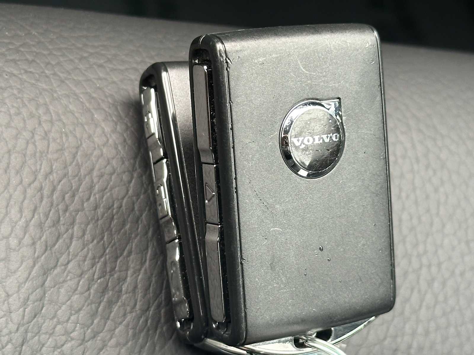 Certified 2025 Volvo V60 B5 Cross Country Plus image 33