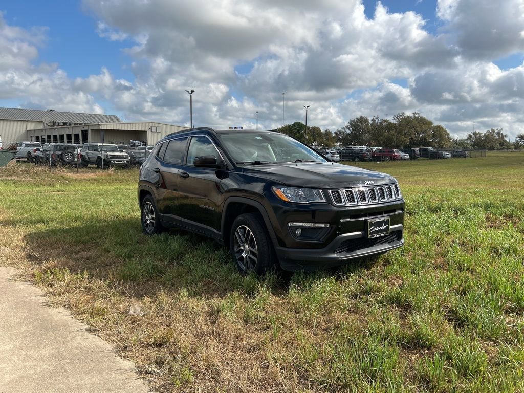 Used 2019 Jeep Compass Latitude w/ Popular Equipment Group image 4
