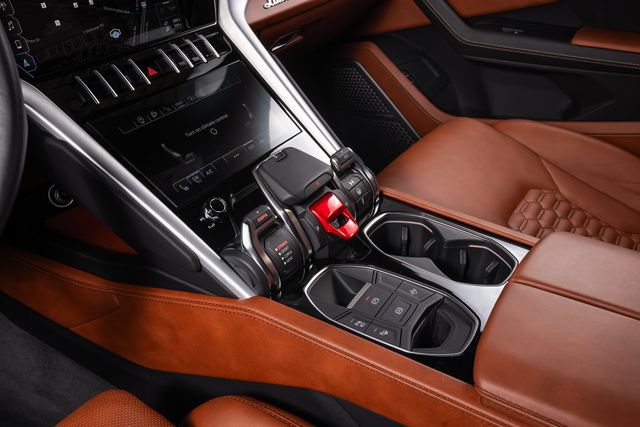 Used 2022 Lamborghini Urus AWD/4WD image 33