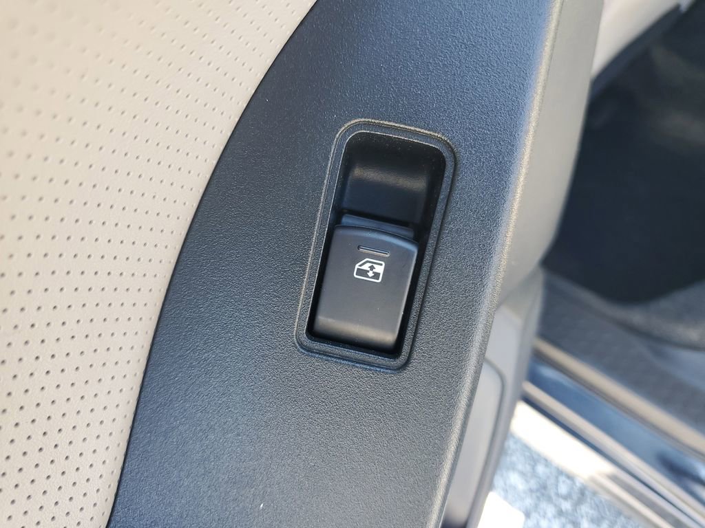 Used 2016 Subaru Forester 2.5i Limited AWD/4WD image 17