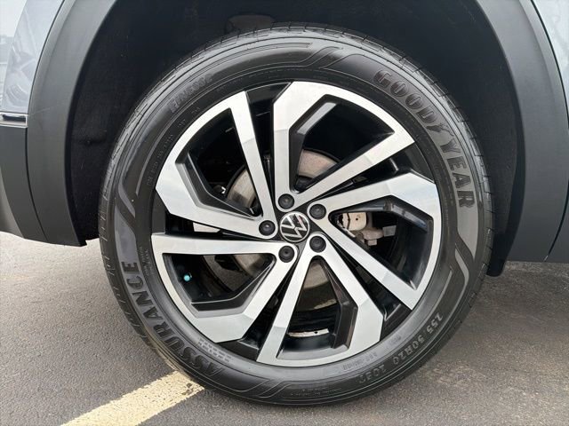 Certified 2022 Volkswagen Atlas SEL image 10