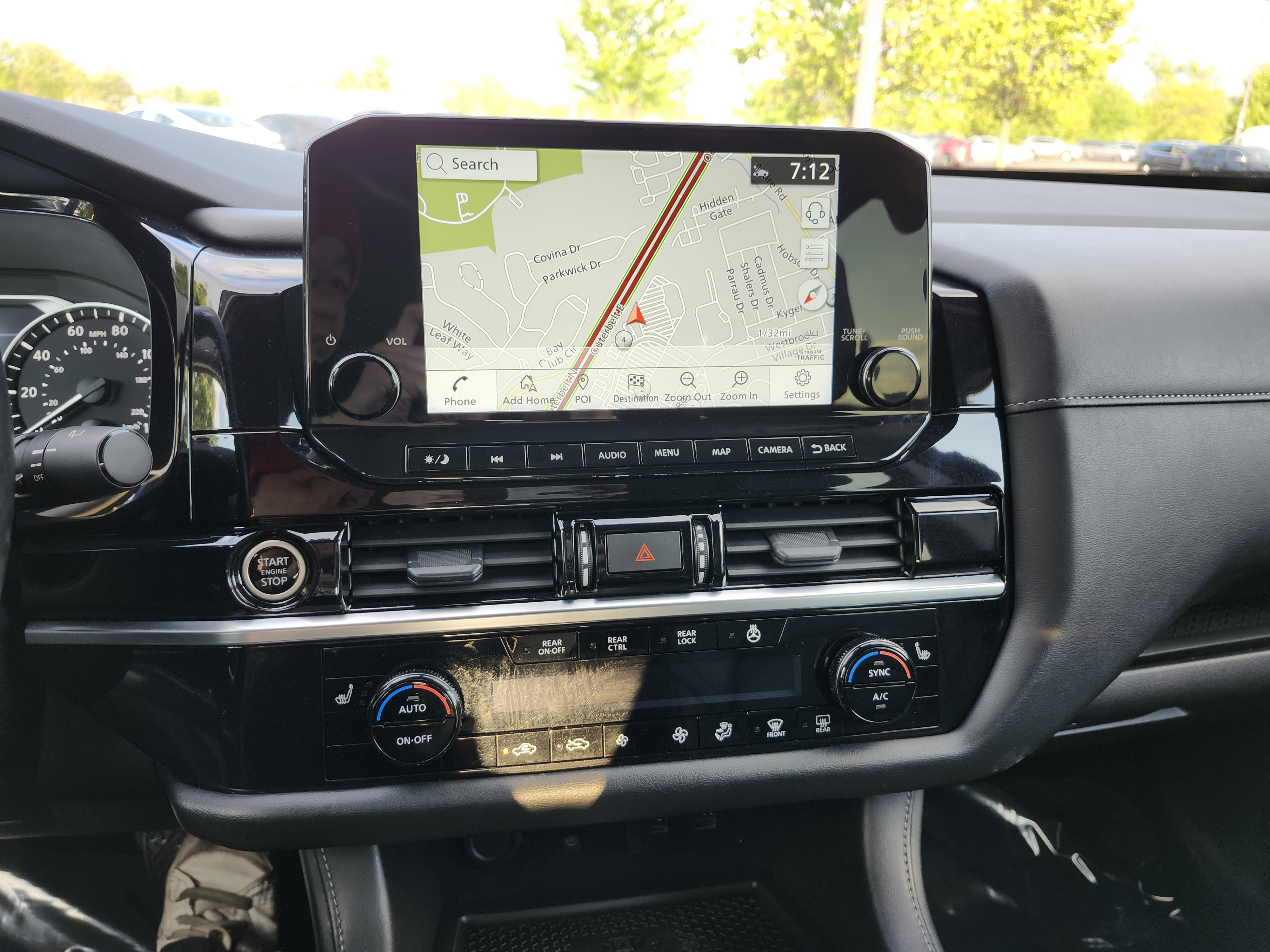 Used 2024 Nissan Pathfinder SL AWD/4WD image 33