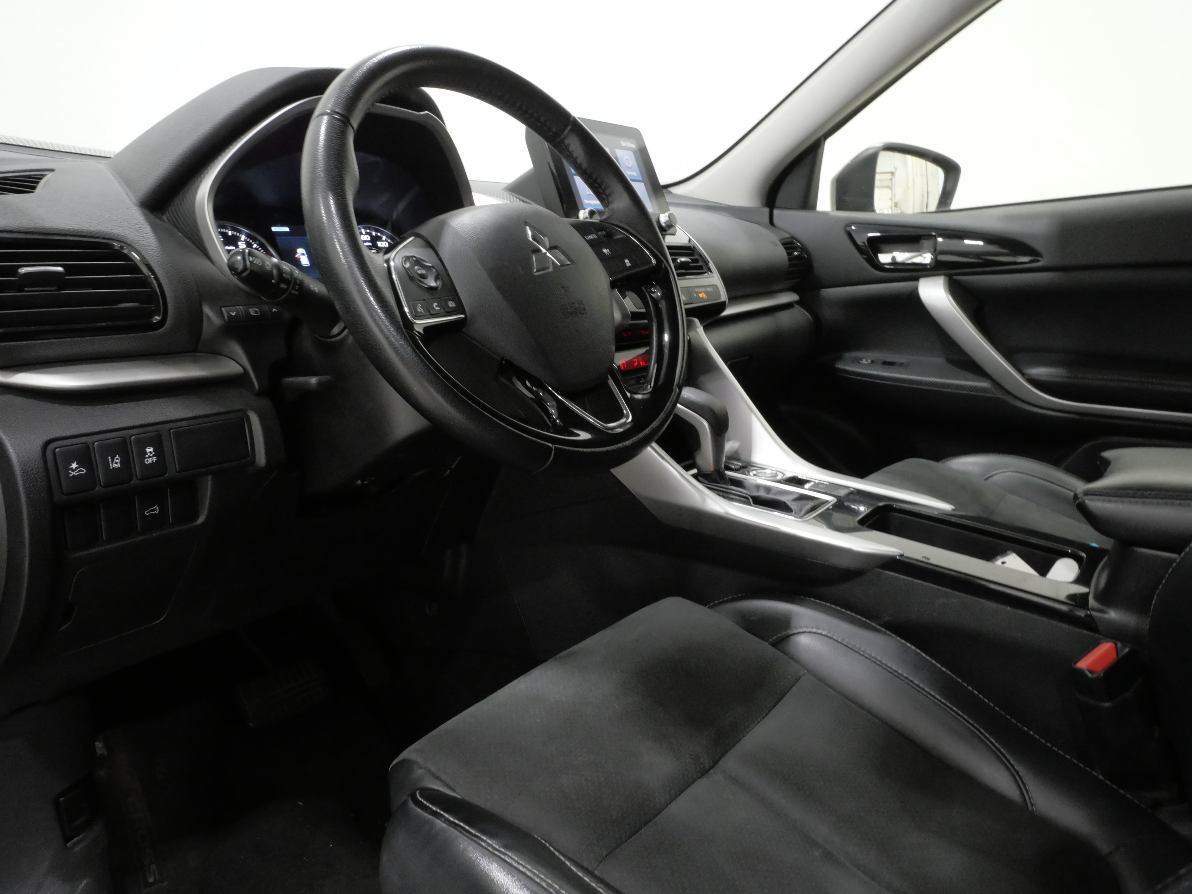 Used 2024 Mitsubishi Eclipse Cross SE AWD/4WD image 6