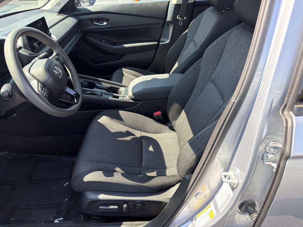 Used 2025 Honda Accord SE image 20