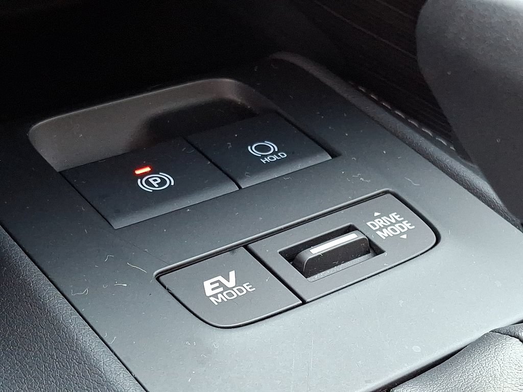 Certified 2024 Toyota Venza XLE AWD/4WD image 18