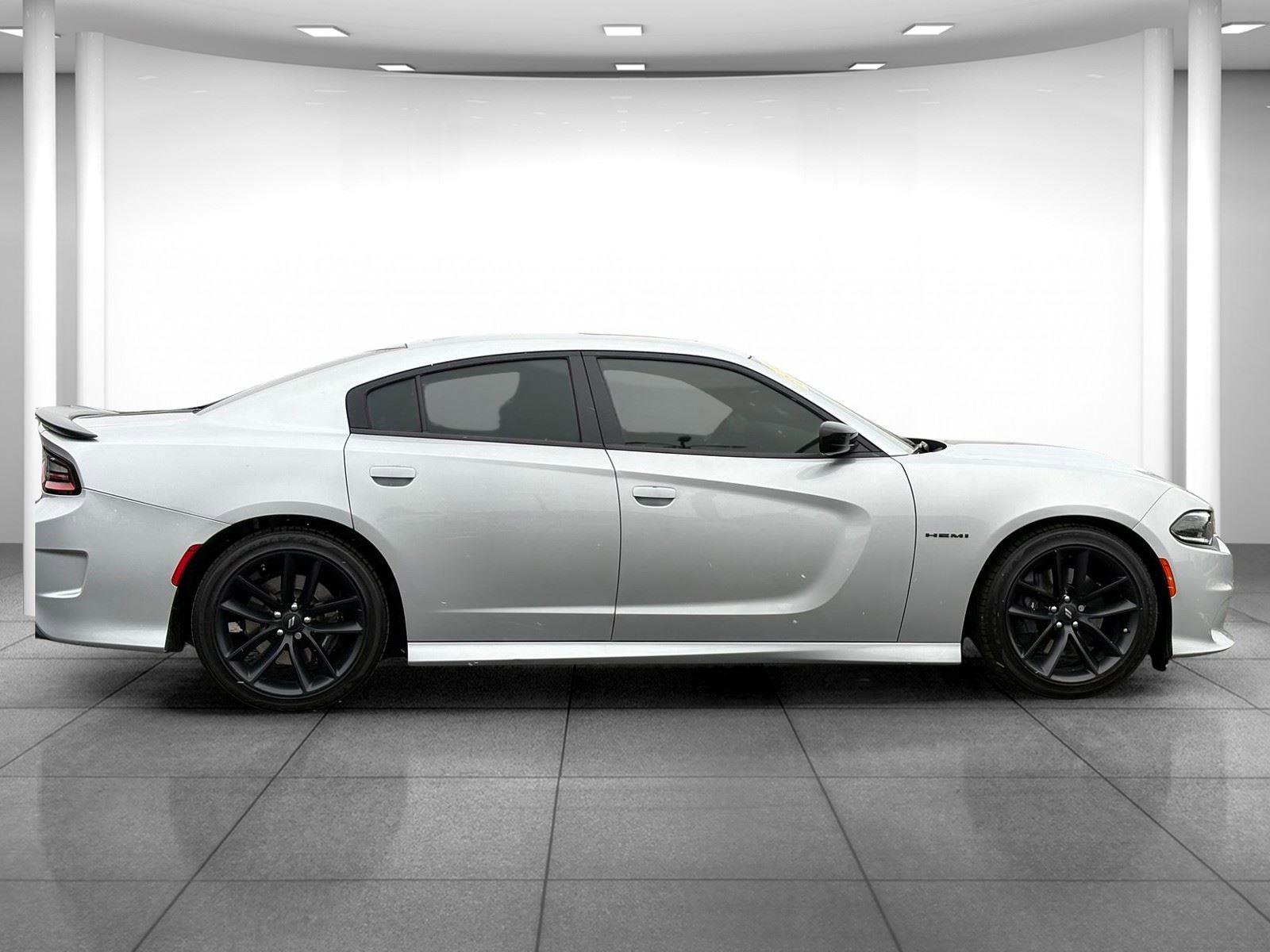 Used 2022 Dodge Charger R/T w/ Performance Handling Group image 8