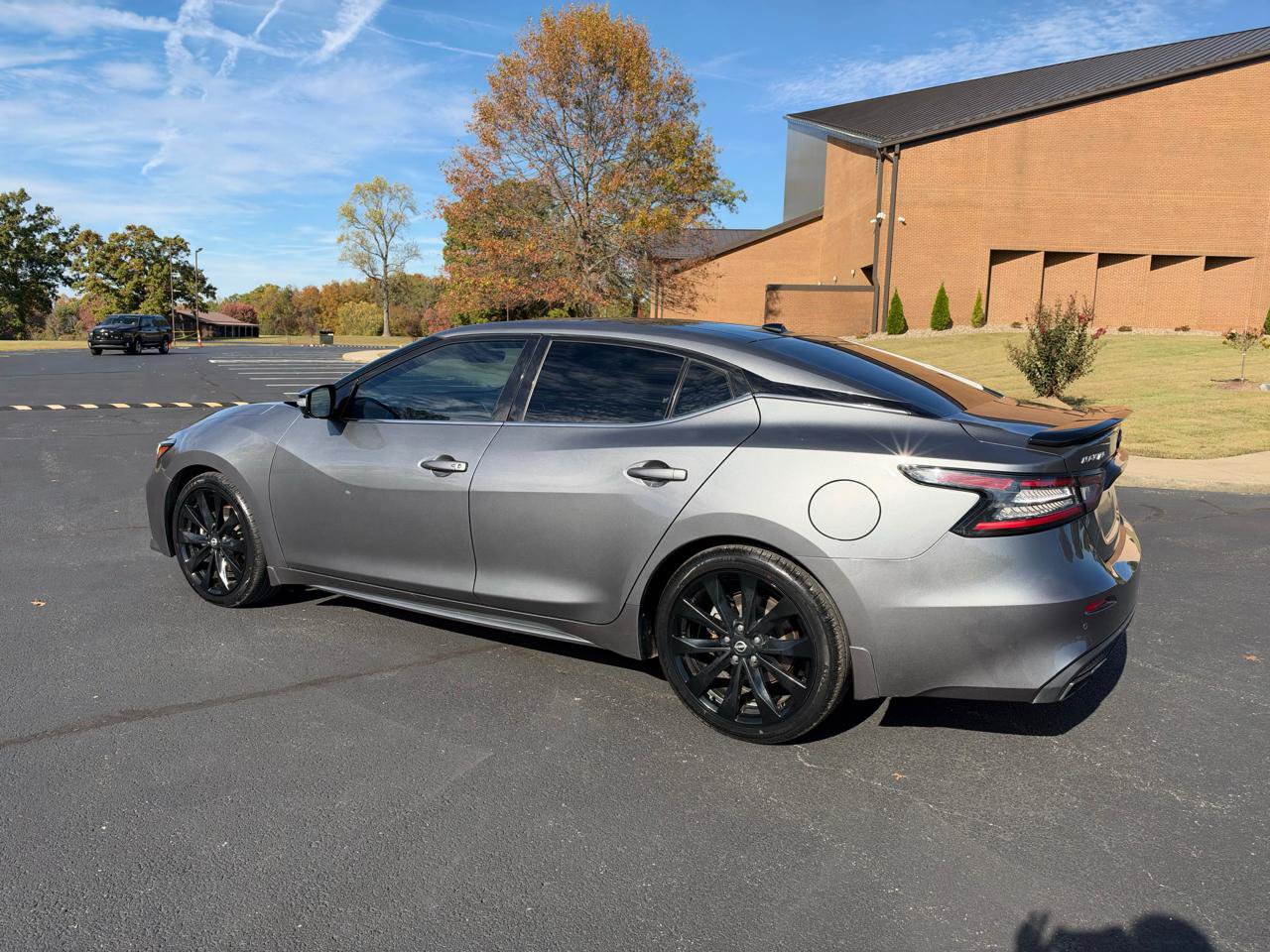 Used 2023 Nissan Maxima SR w/ Sport Mat Group FWD image 3