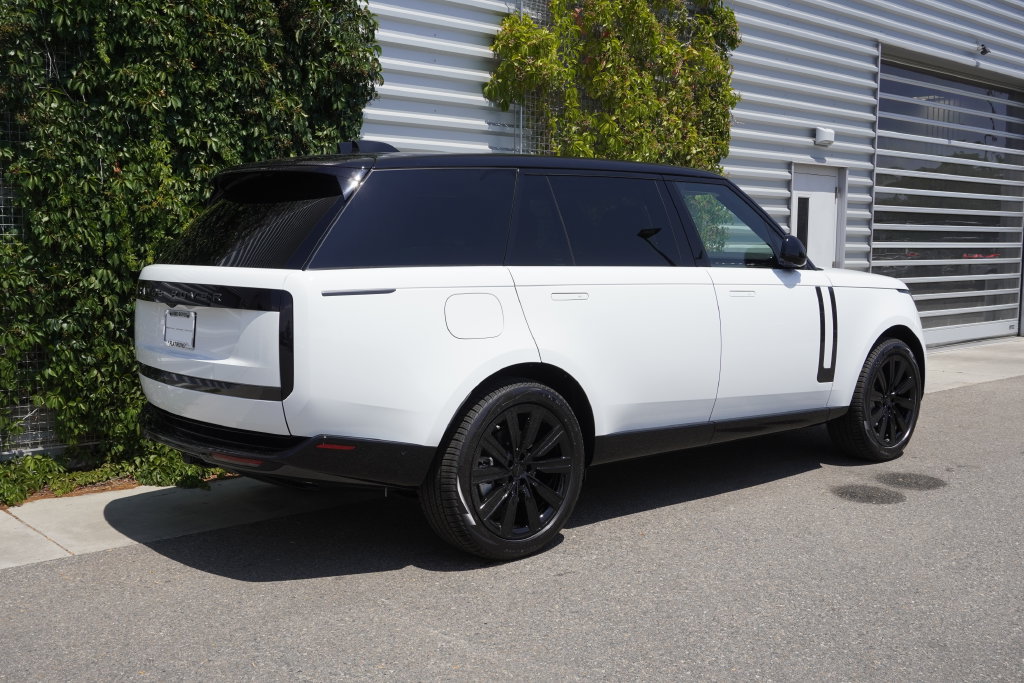 New 2026 Land Rover Range Rover Long Wheelbase SE AWD/4WD image 4