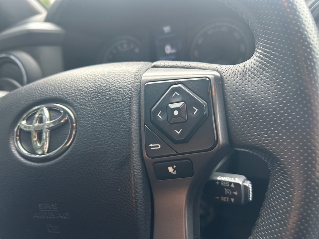 Used 2016 Toyota Tacoma TRD Sport w/ Towing Package image 18