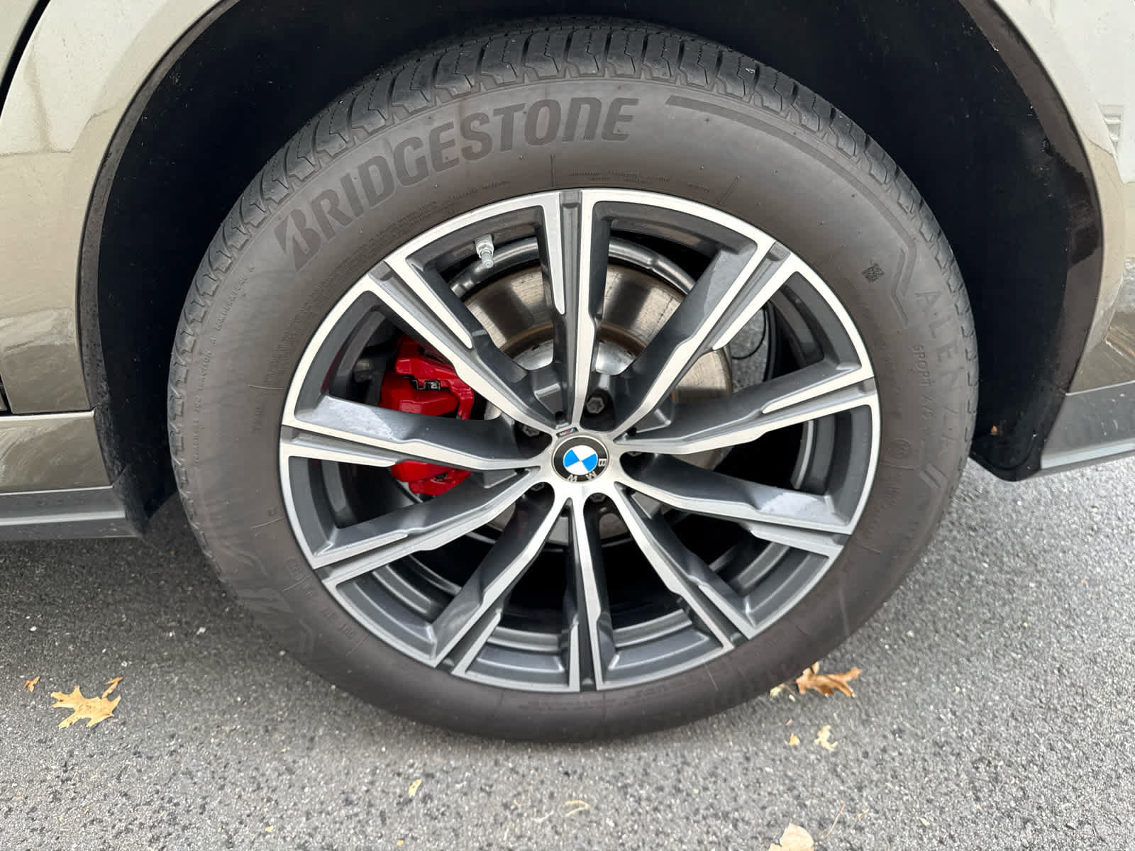 Used 2022 BMW X6 xDrive40i w/ Executive Package AWD/4WD image 29