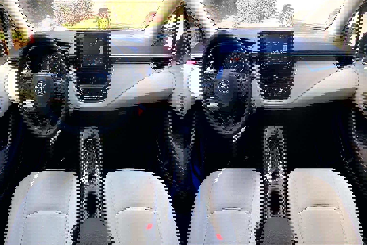 Used 2022 Toyota Corolla LE image 15