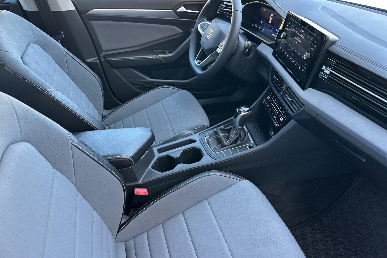 New 2026 Volkswagen Jetta SE FWD image 13