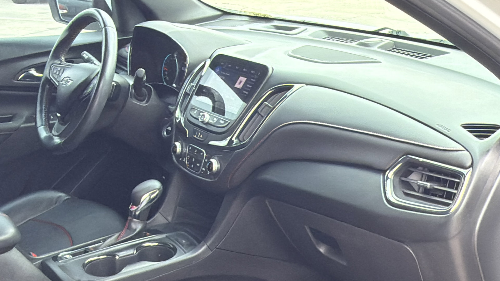 Used 2022 Chevrolet Equinox RS w/ RS Leather Package image 29