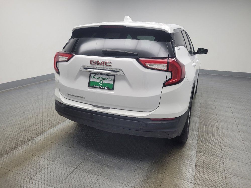Used 2024 GMC Terrain SLE image 7