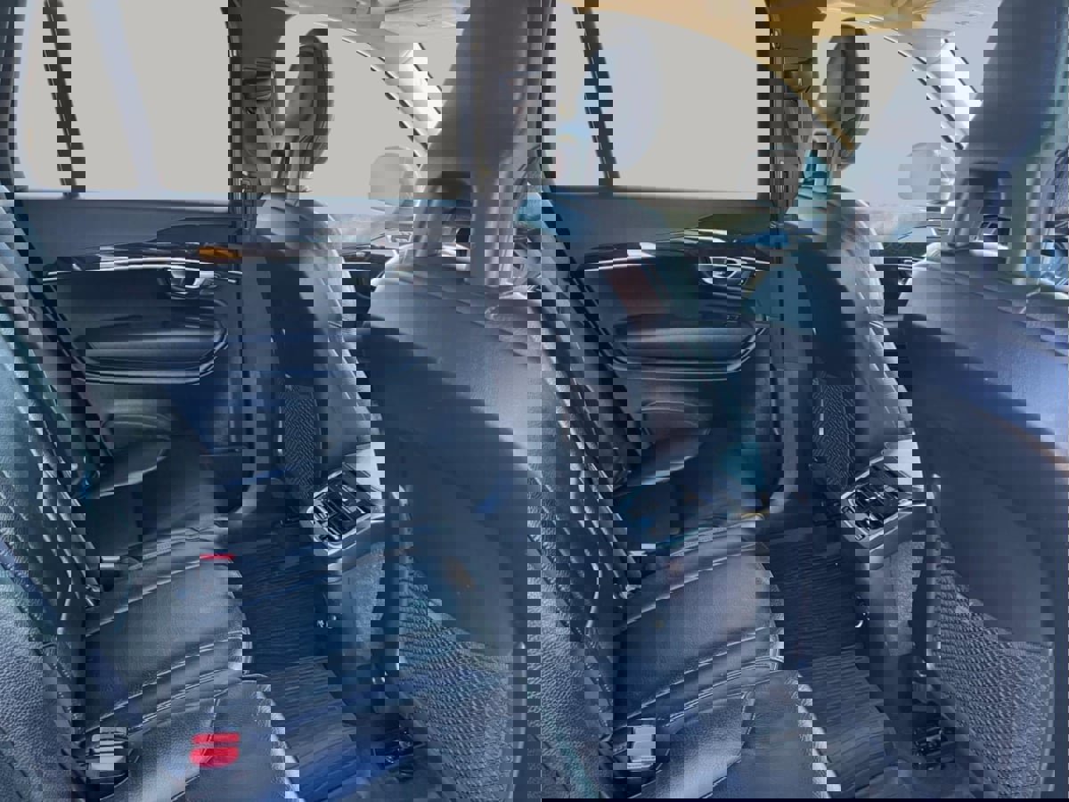 Used 2018 Volvo XC90 T6 Momentum w/ Convenience Package image 31