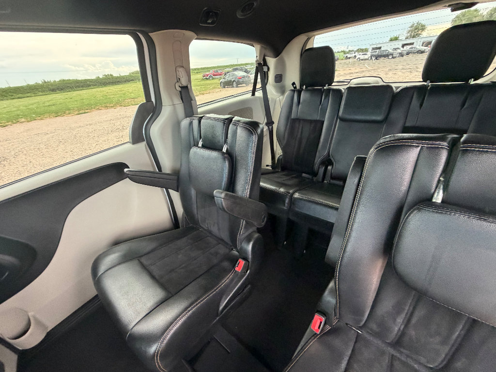 Used 2018 Dodge Grand Caravan SXT FWD image 12