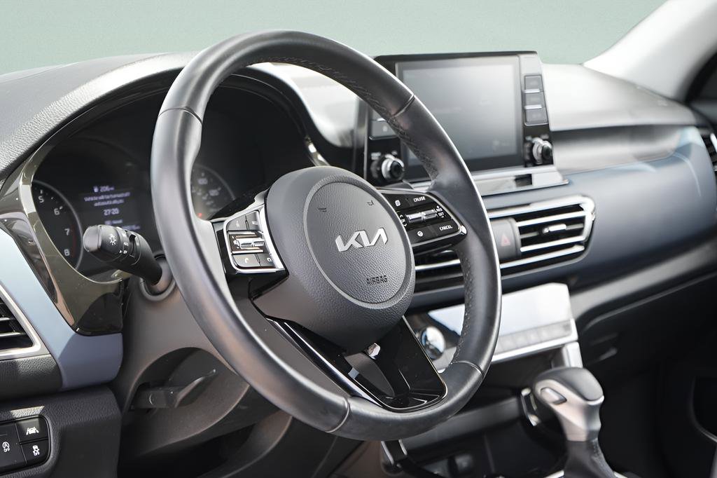 Used 2023 Kia Seltos S FWD image 22