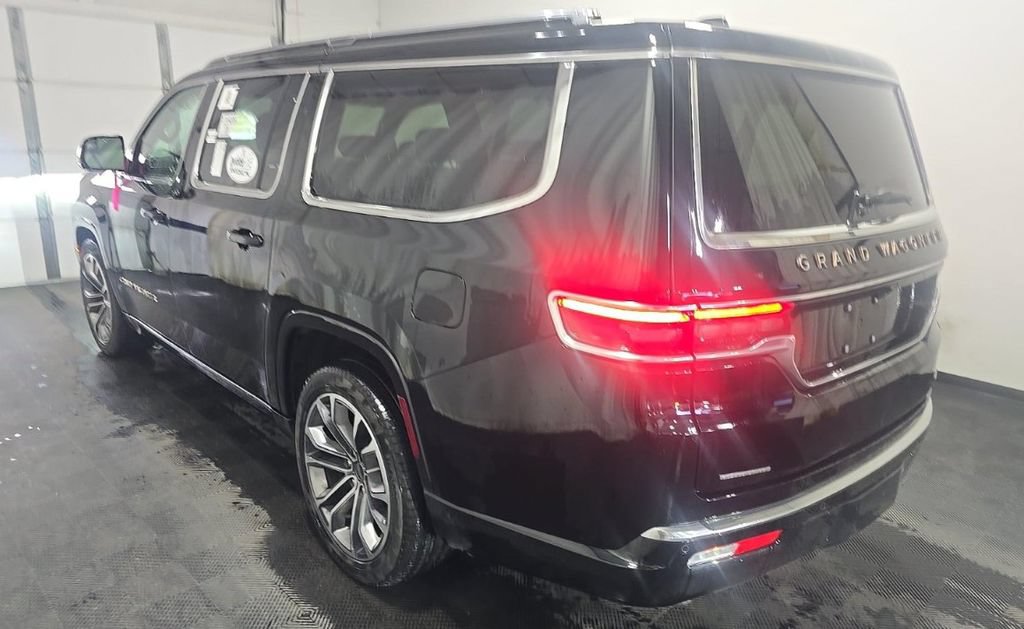 Used 2023 Jeep Grand Wagoneer L Series III AWD/4WD image 4