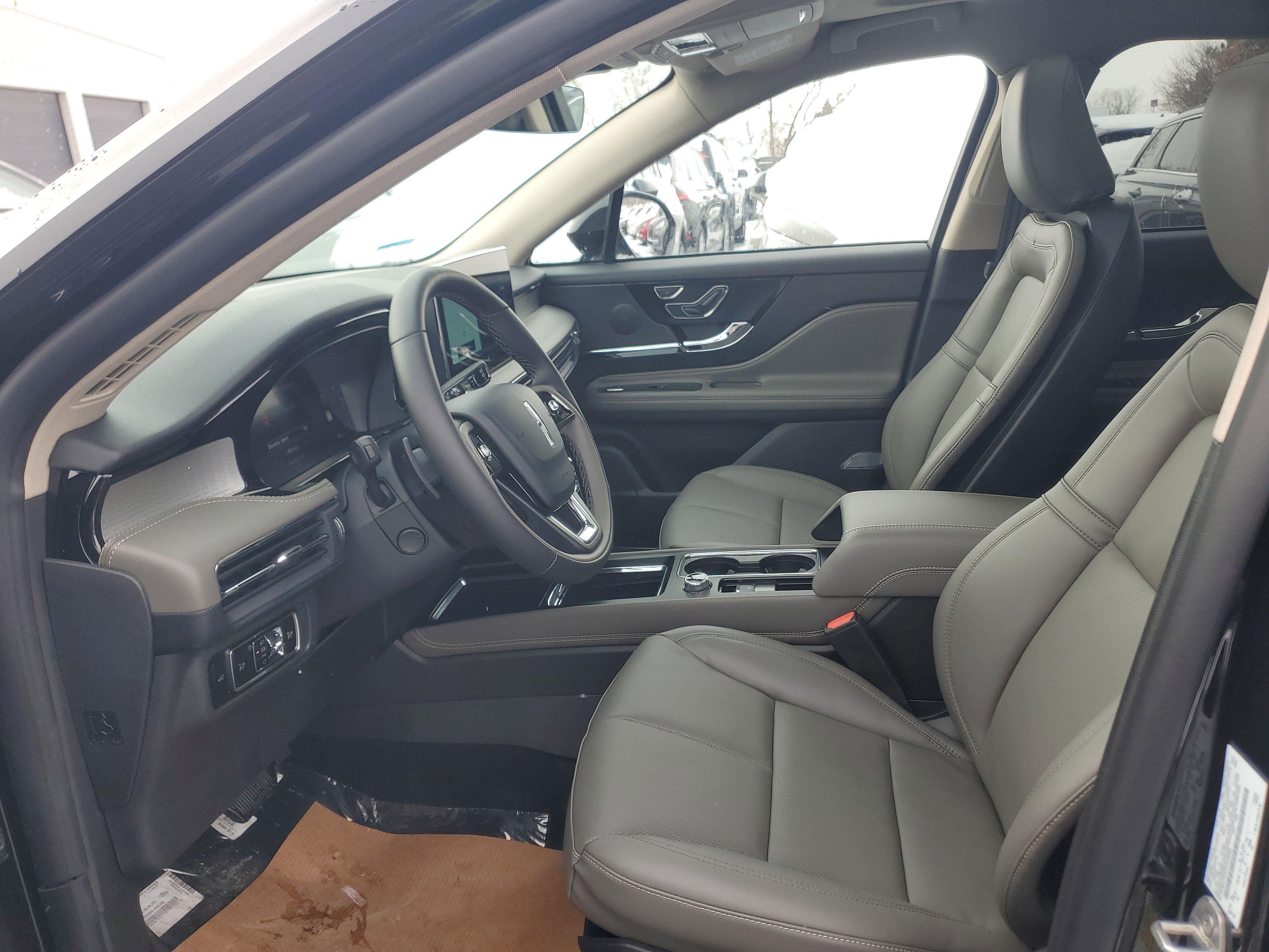 New 2026 Lincoln Corsair Premiere image 12