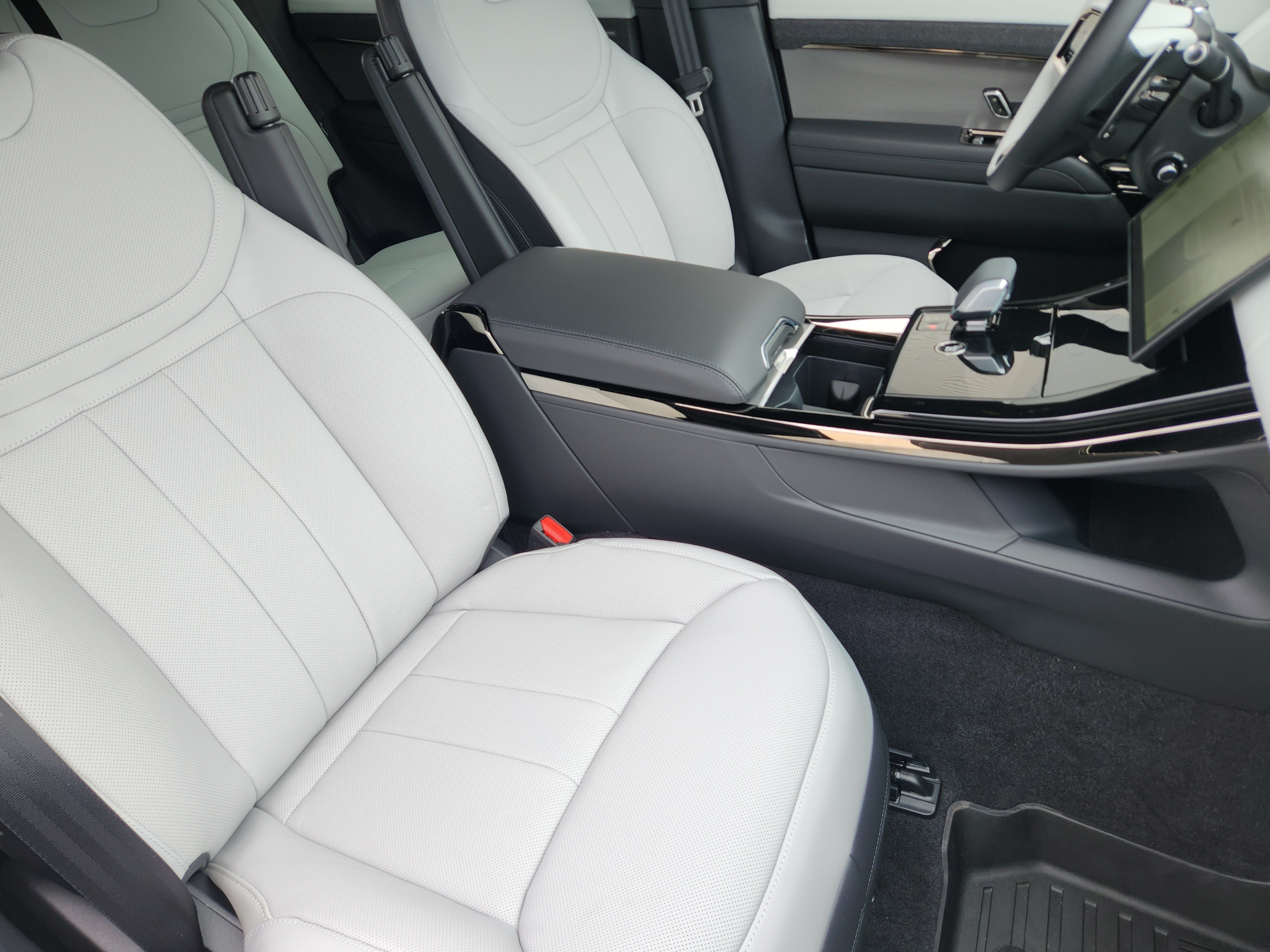 New 2026 Land Rover Range Rover Sport Dynamic SE AWD/4WD image 24