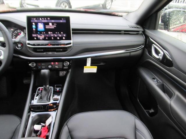 New 2026 Jeep Compass Latitude image 13