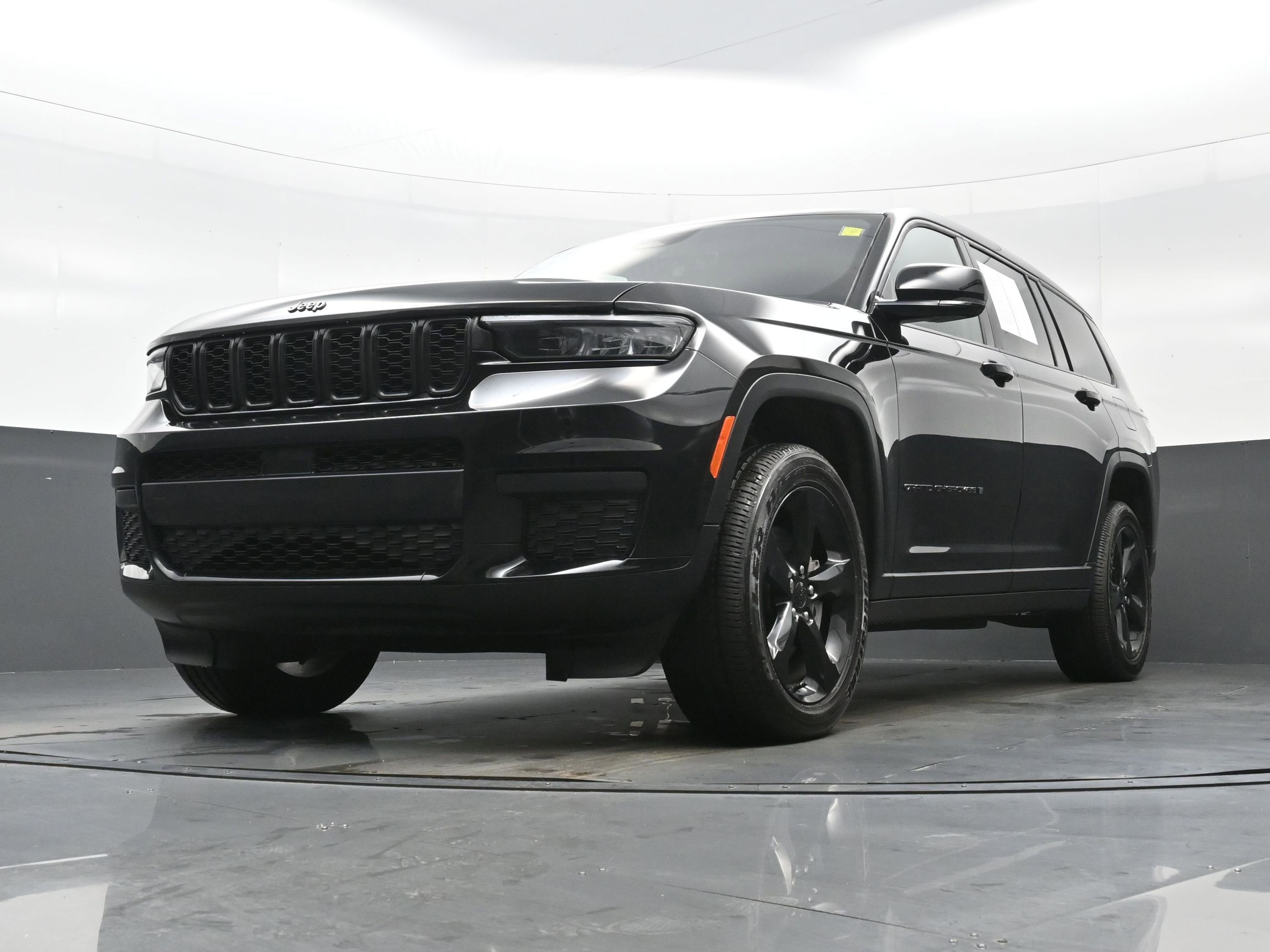 Used 2025 Jeep Grand Cherokee L Altitude image 26