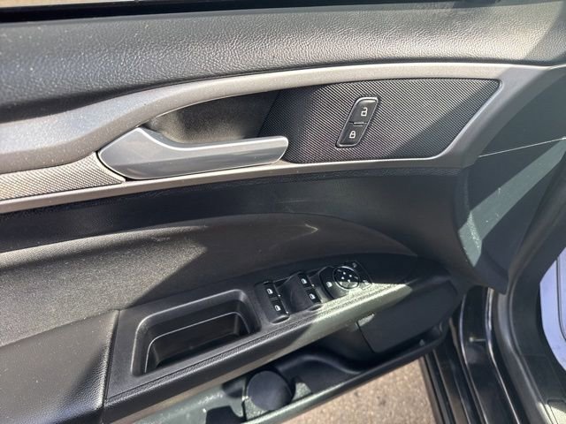 Used 2020 Ford Fusion SE image 17