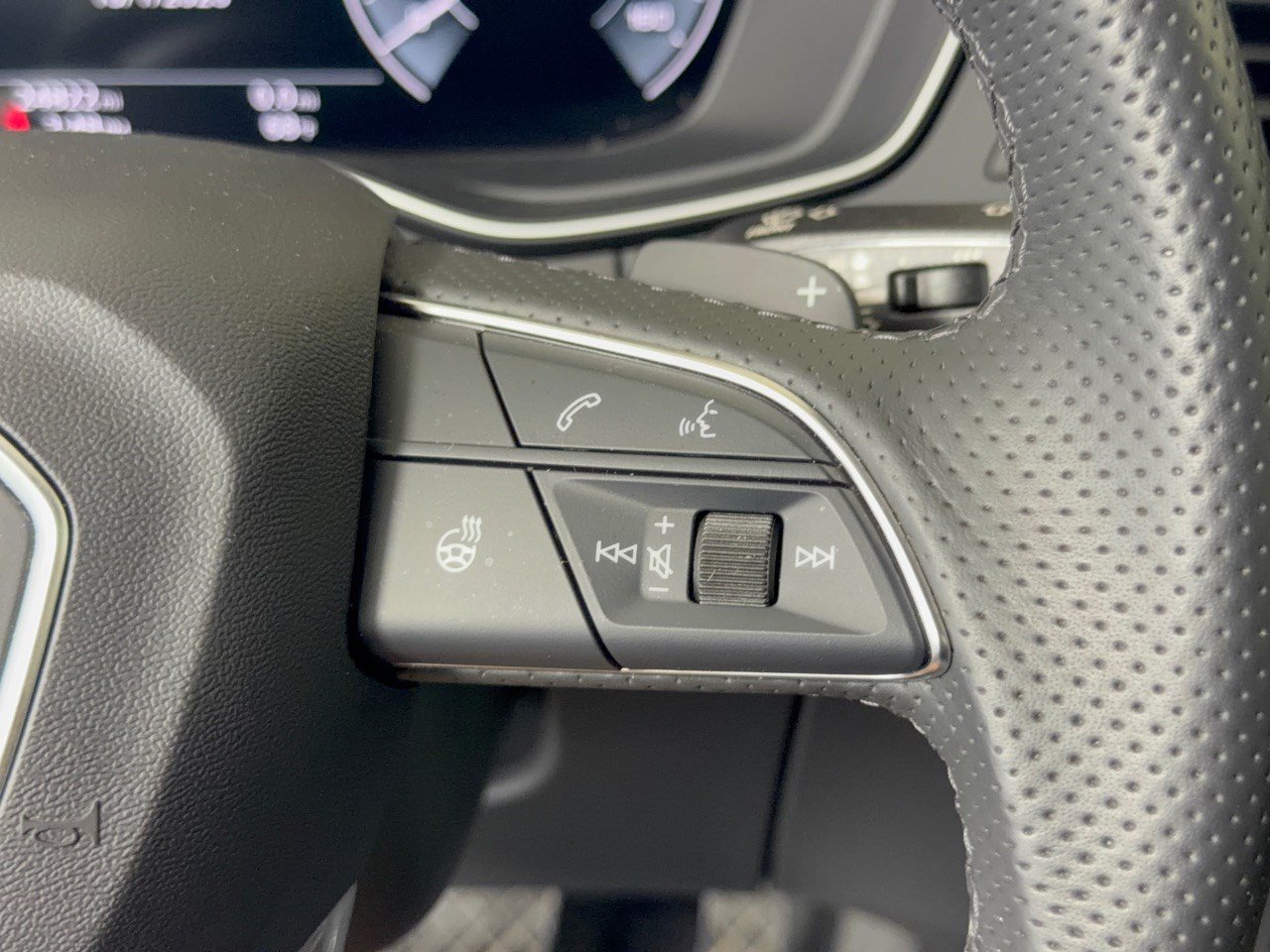 Certified 2024 Audi Q5 e Premium Plus w/ Premium Plus Package AWD/4WD image 19