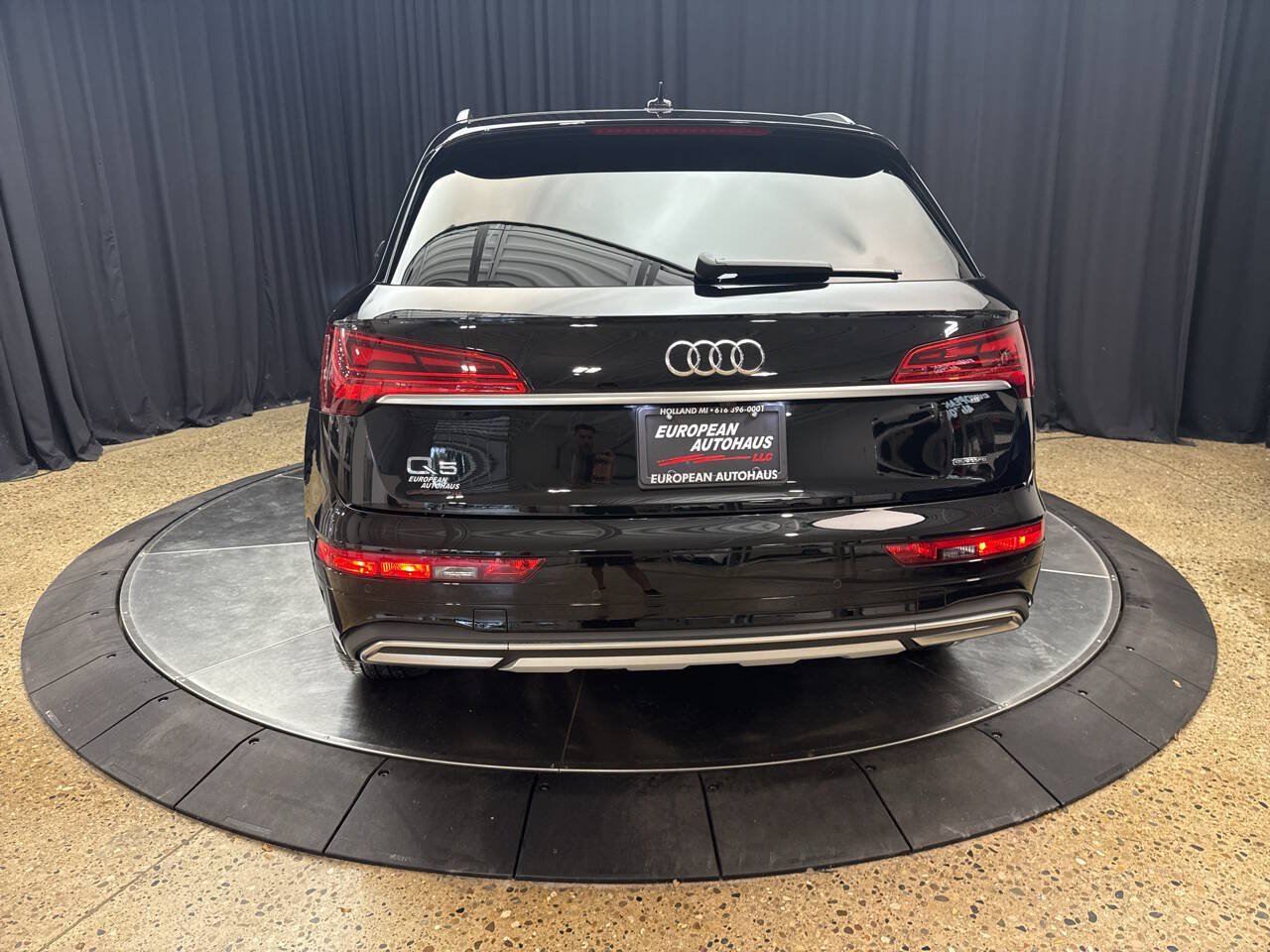 Used 2023 Audi Q5 2.0T Premium w/ Convenience Package AWD/4WD image 5