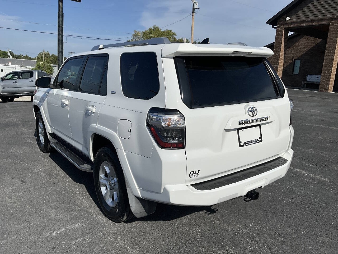 Used 2018 Toyota 4Runner SR5 Premium AWD/4WD image 4