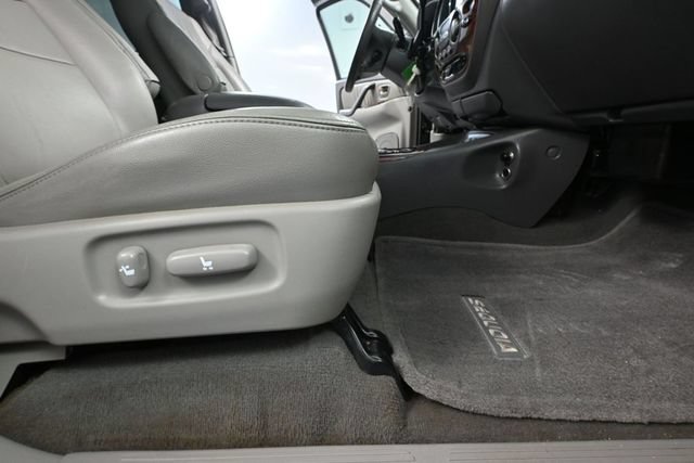Used 2005 Toyota Sequoia Limited AWD/4WD image 46