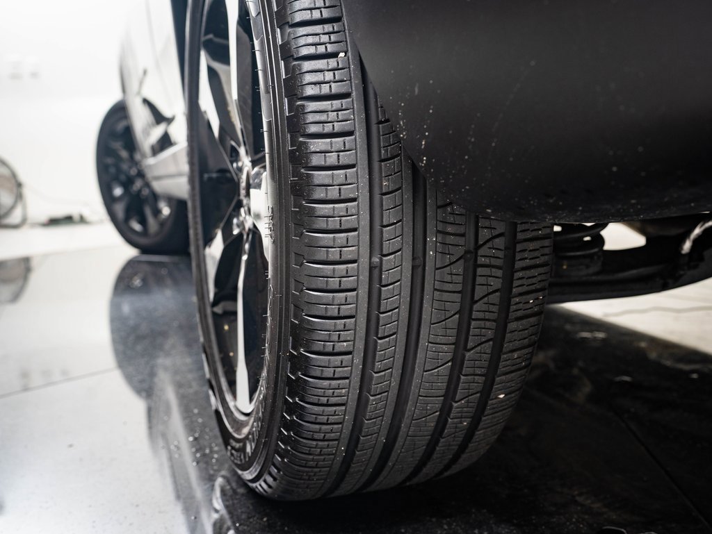 Used 2024 Jeep Grand Cherokee Limited w/ Luxury Tech Group II image 39