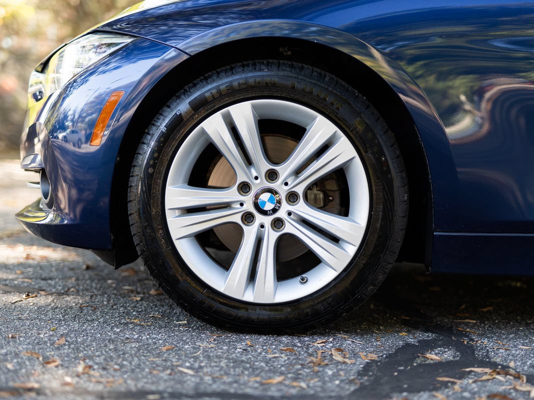 Used 2016 BMW 328i xDrive Sedan AWD/4WD image 11