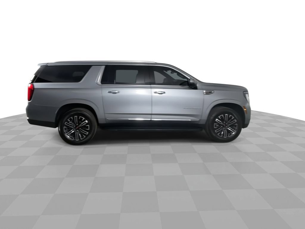Used 2025 GMC Yukon XL Elevation image 9