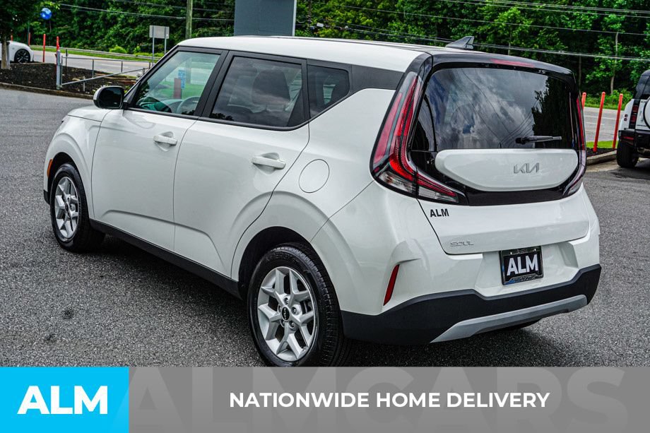Used 2025 Kia Soul LX w/ LX Technology Package FWD image 4
