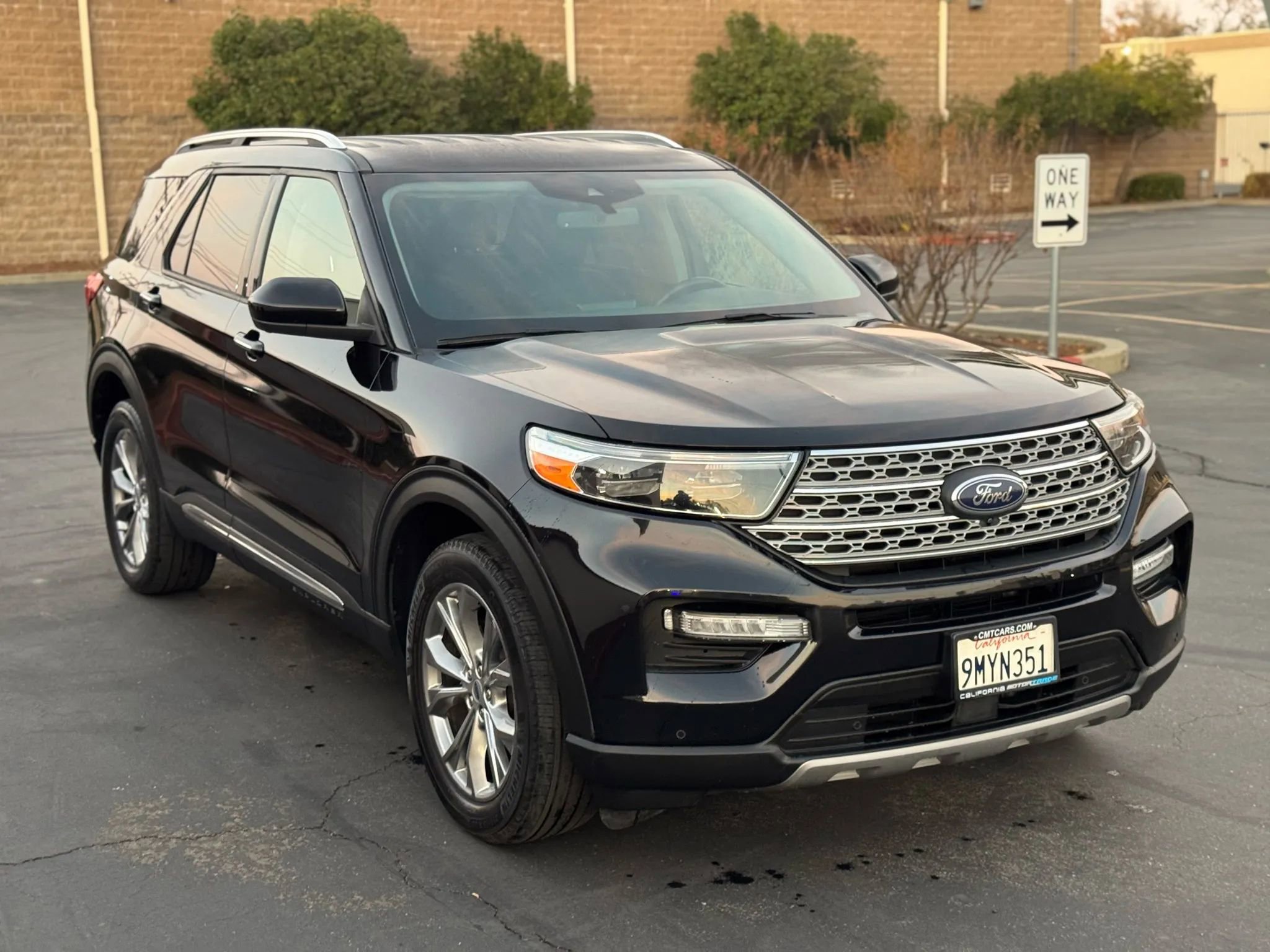 Used 2022 Ford Explorer Limited AWD/4WD image 8
