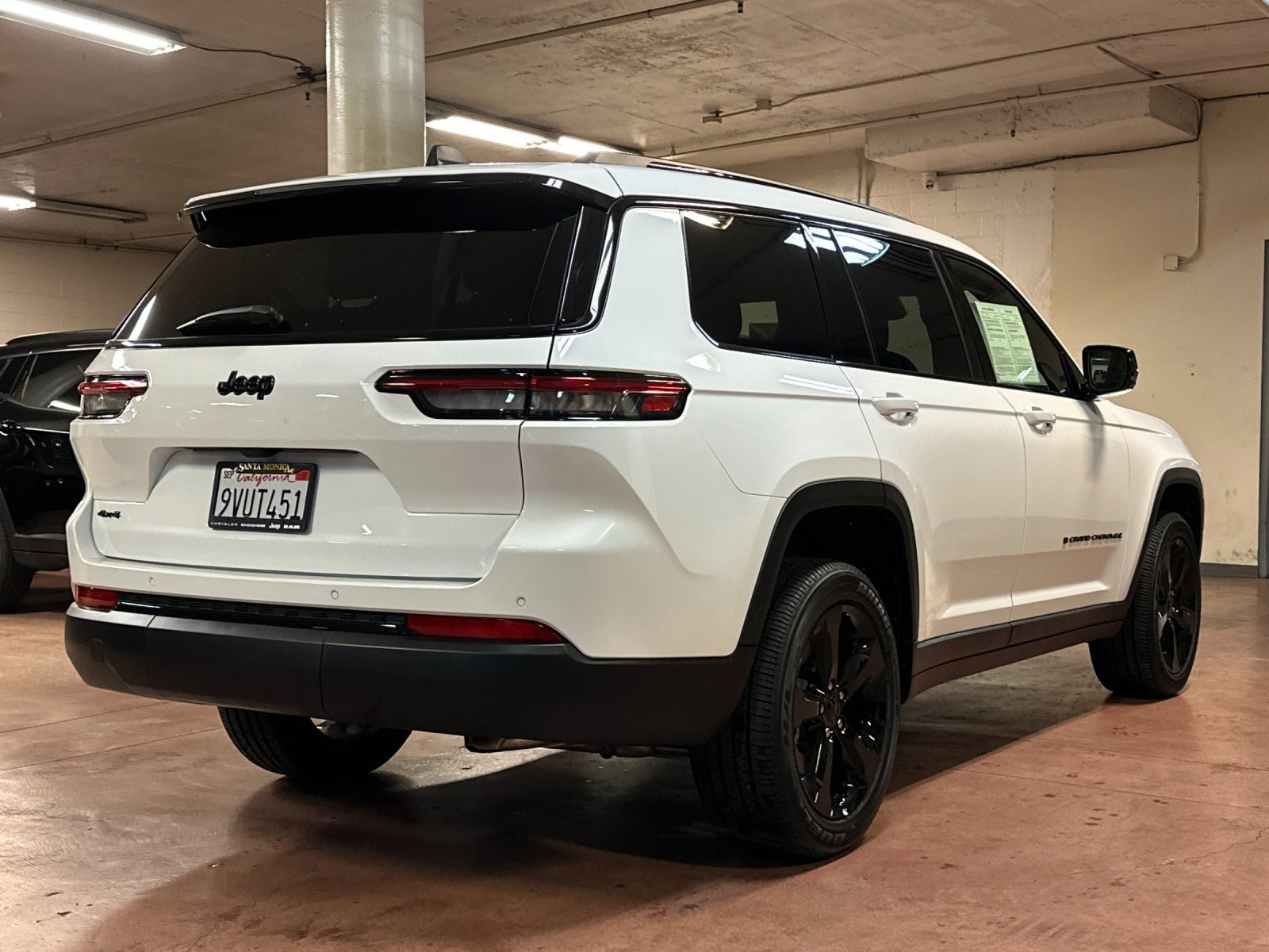 Used 2025 Jeep Grand Cherokee L Altitude image 5