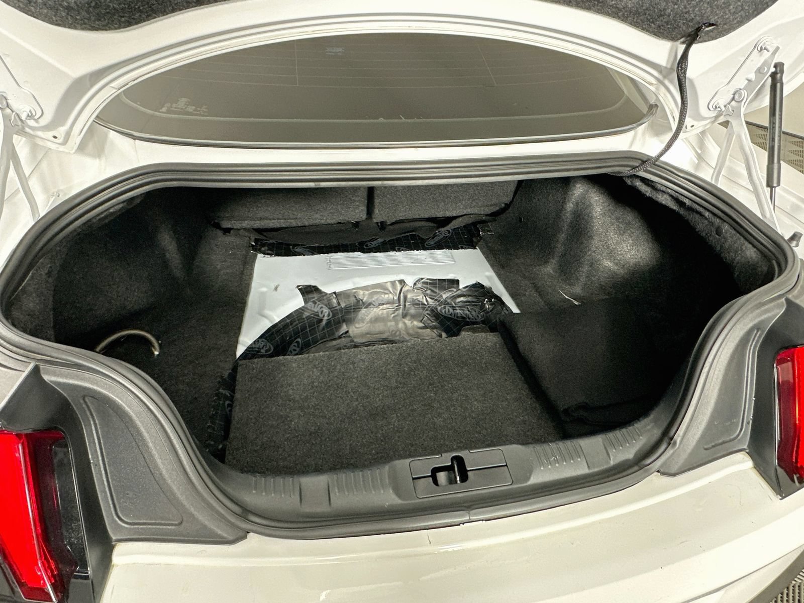 Used 2019 Ford Mustang GT w/ Equipment Group 301A RWD image 25