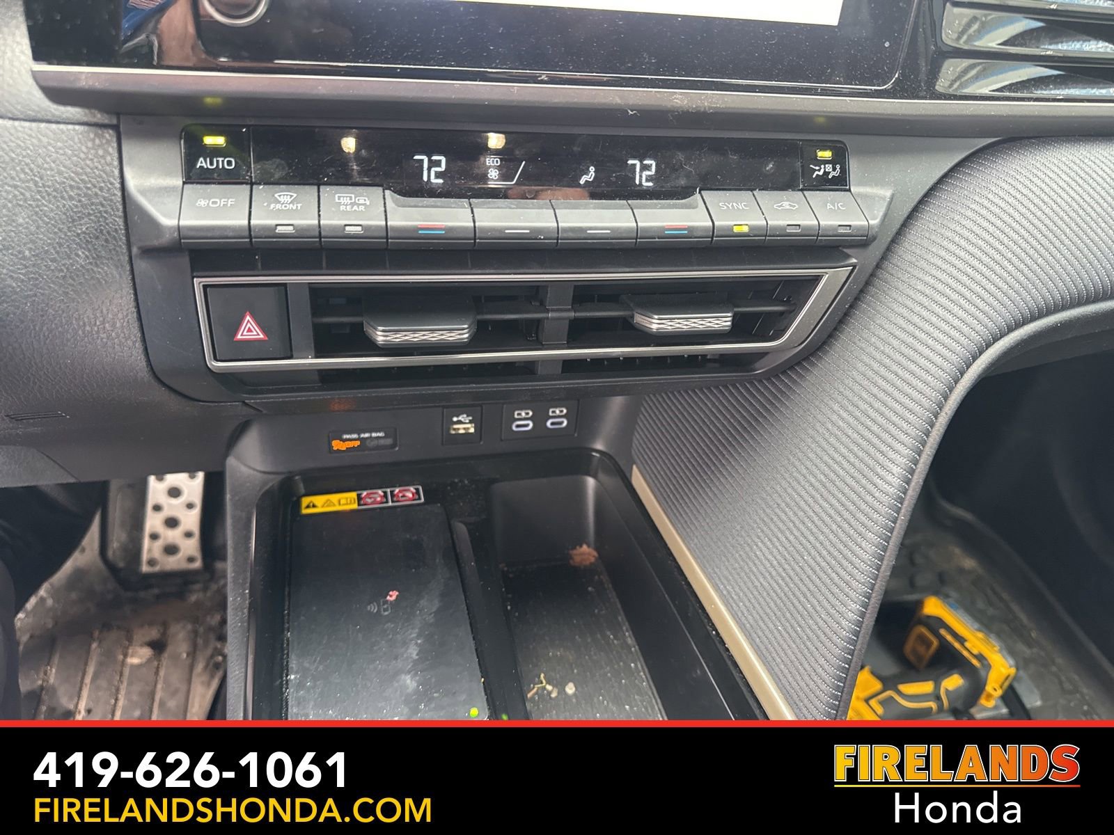 Used 2025 Toyota Camry SE FWD image 24