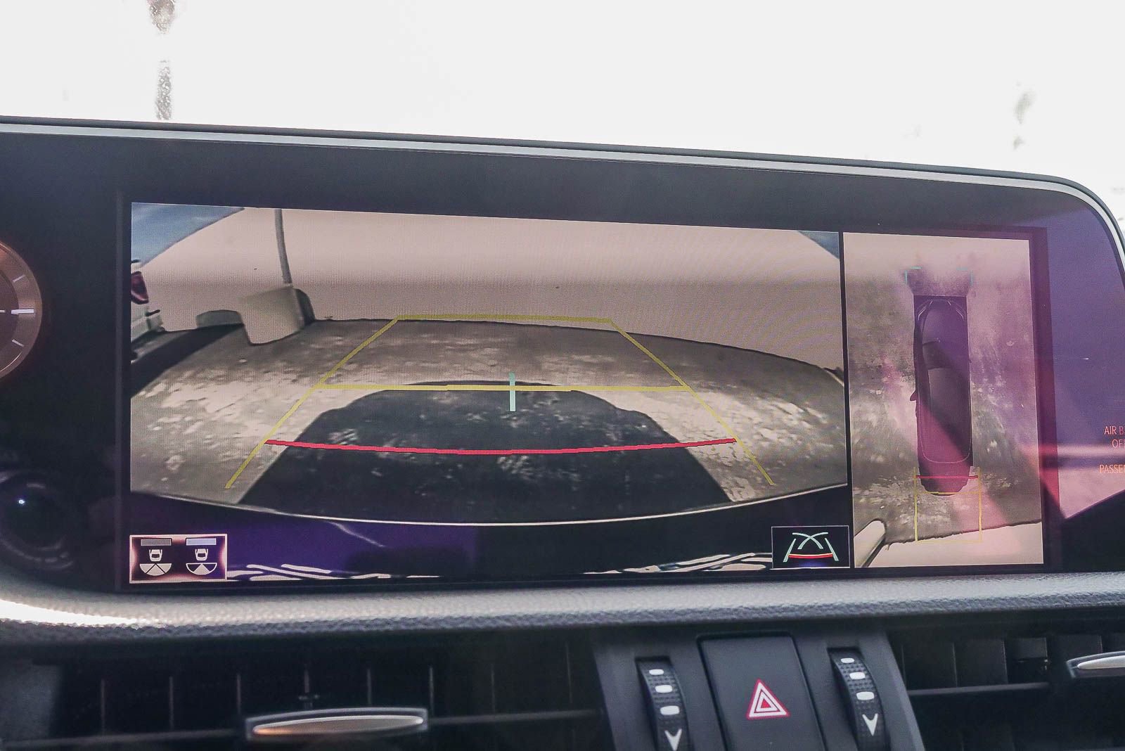 Used 2019 Lexus ES 300h w/ Accessory Package 2 image 23