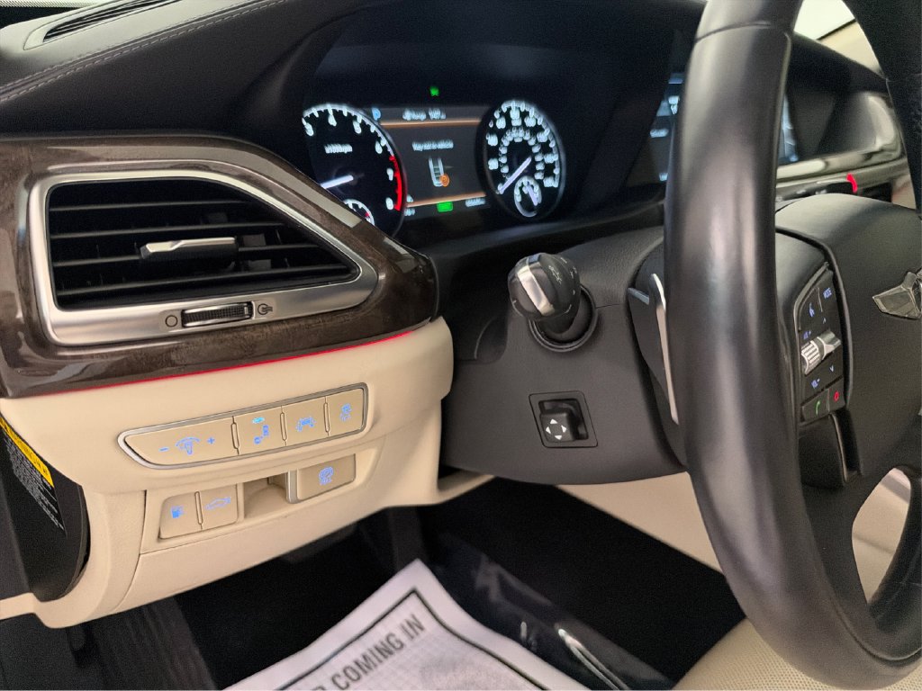 Used 2018 Genesis G90 3.3T Premium RWD image 18