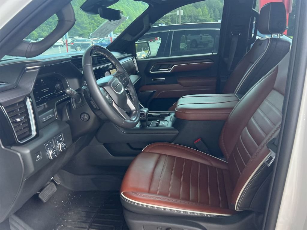 Used 2025 GMC Sierra 1500 Denali Ultimate AWD/4WD image 5