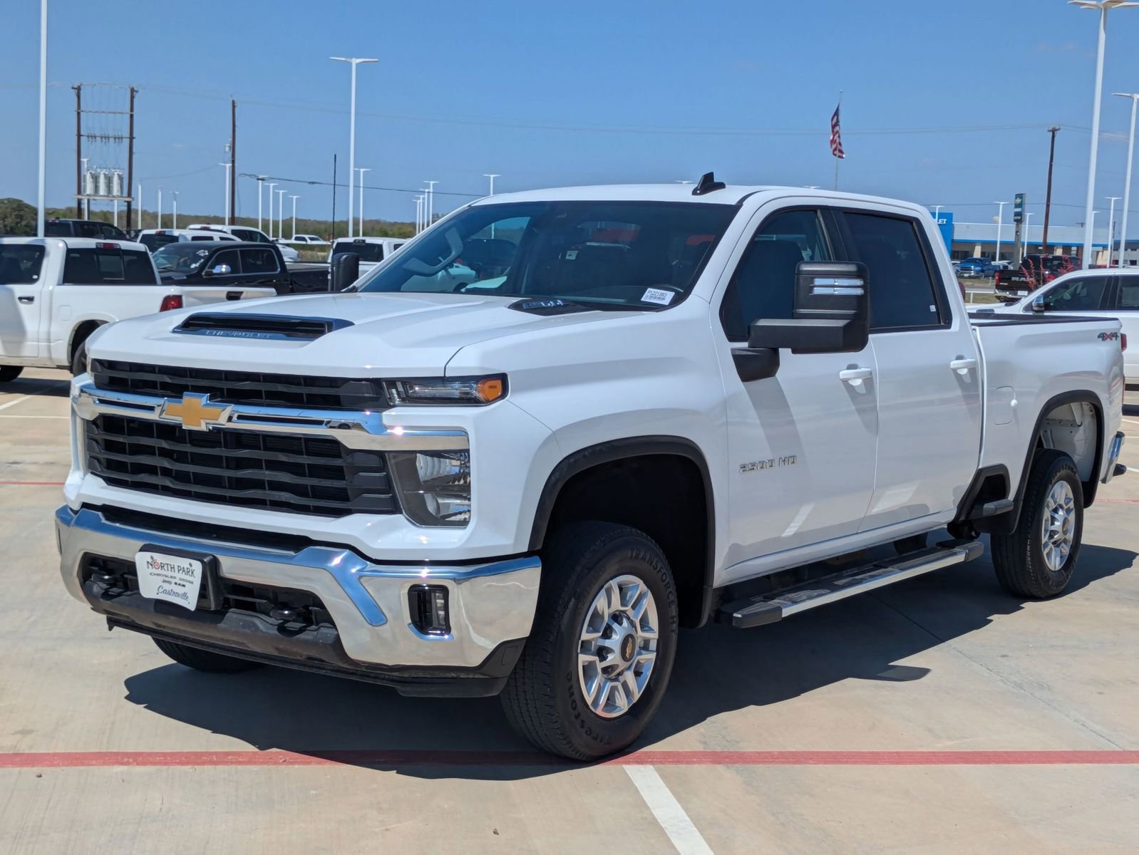 Used 2025 Chevrolet Silverado 2500 LT w/ Convenience Package AWD/4WD image 7