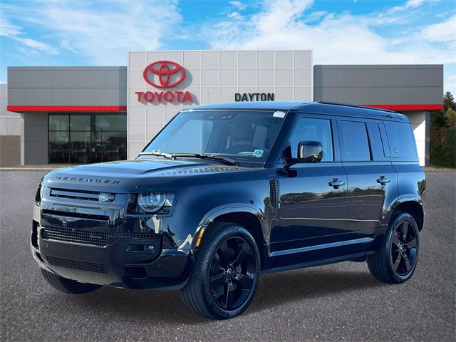 Used 2023 Land Rover Defender 110 X-Dynamic SE image 2