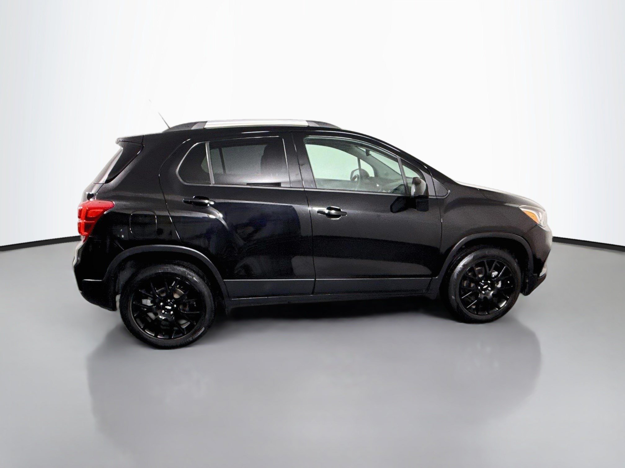 Used 2022 Chevrolet Trax LT w/ Midnight Edition AWD/4WD image 11