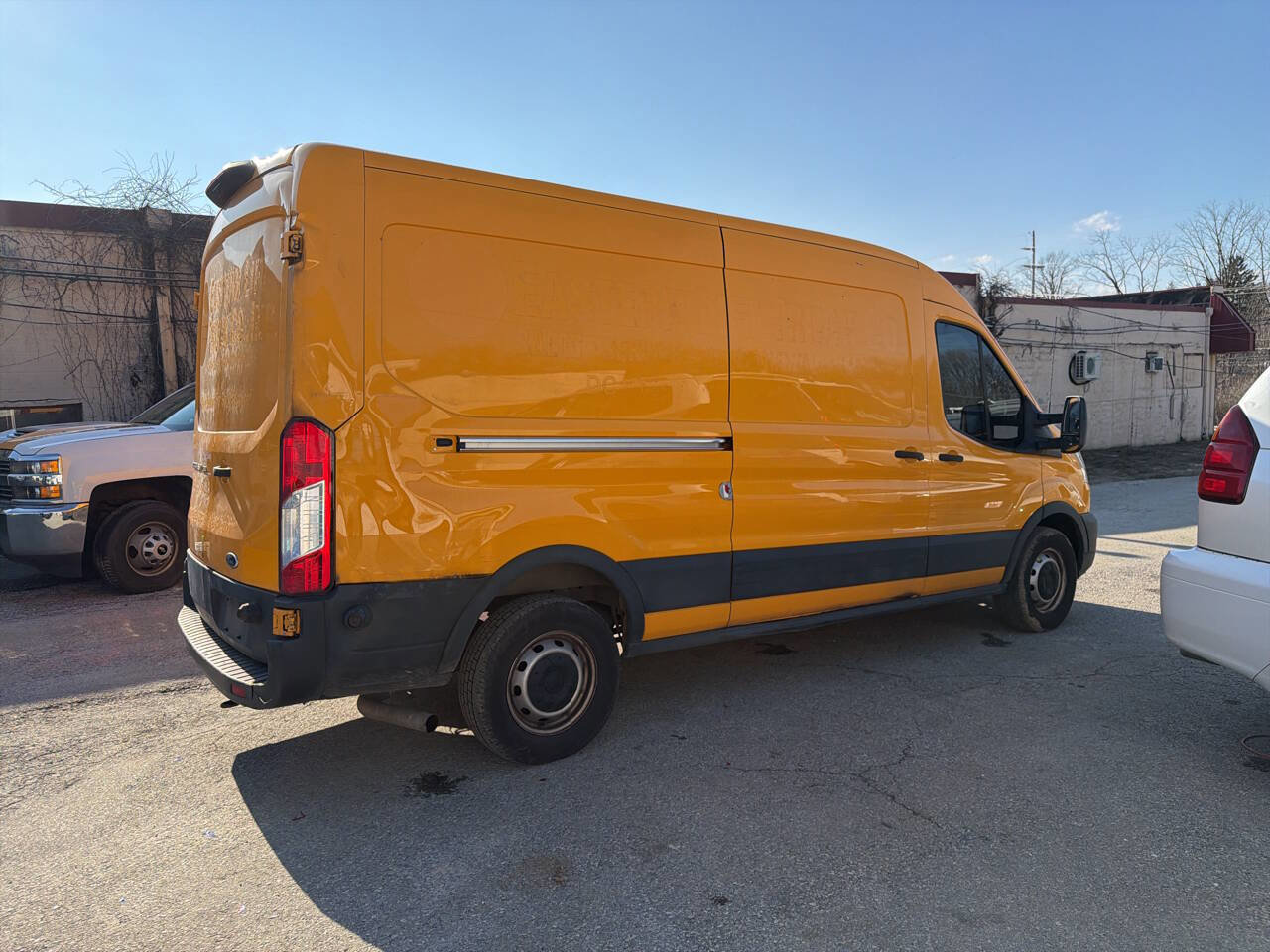 Used 2020 Ford Transit 250 Medium Roof w/ Load Area Protection Package image 9