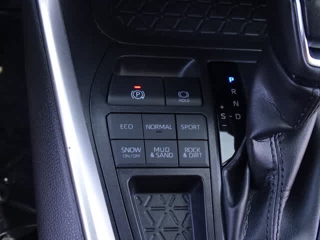 Used 2023 Toyota RAV4 XLE Premium AWD/4WD image 32