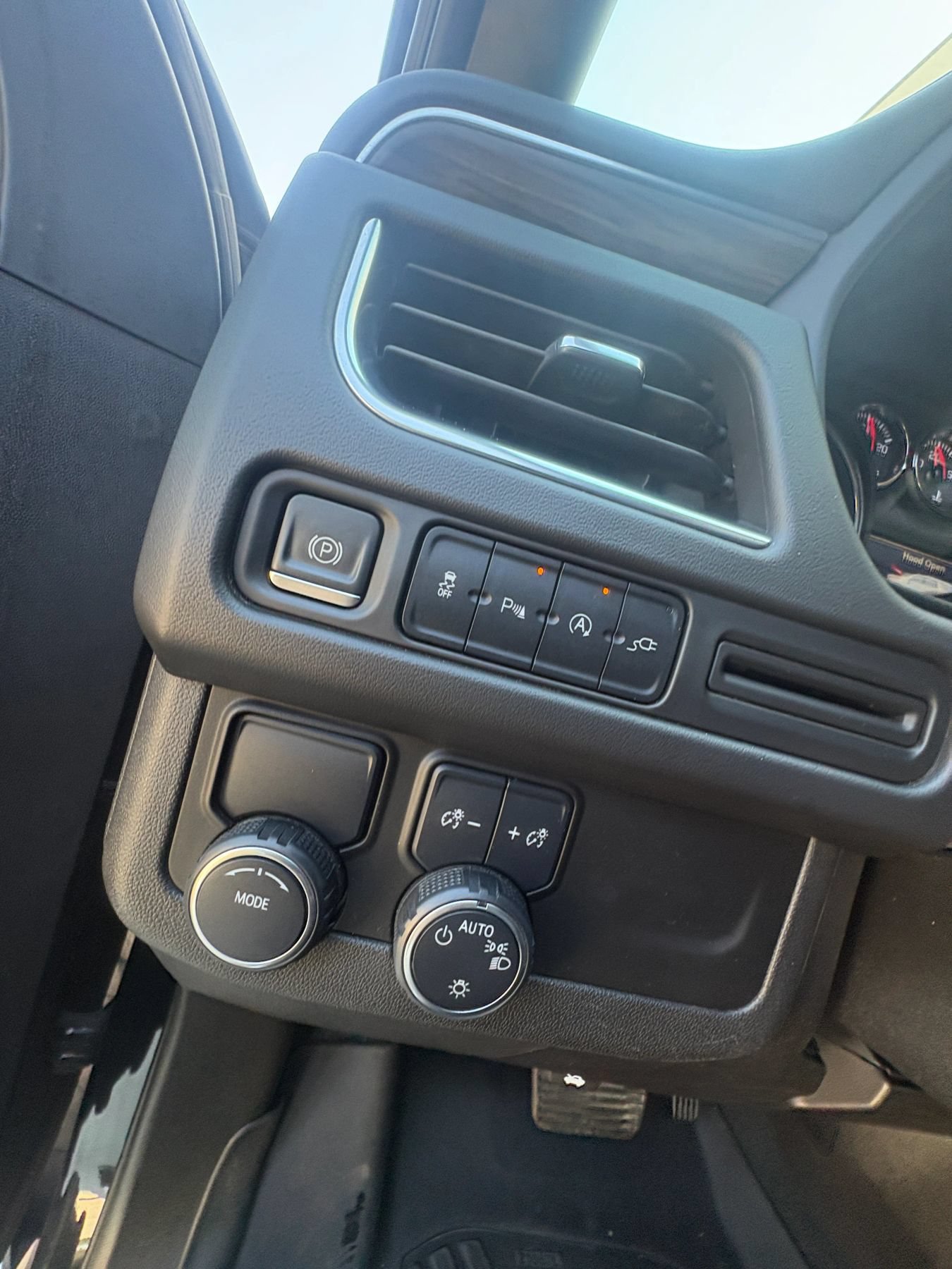 Used 2021 Chevrolet Tahoe LT RWD image 28