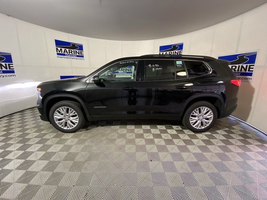 Used 2026 GMC Acadia Elevation w/ Elevation Premium Package FWD image 13